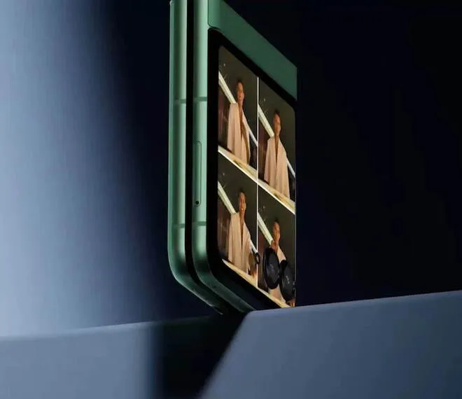 Презентован новый складной Motorola Razr 70